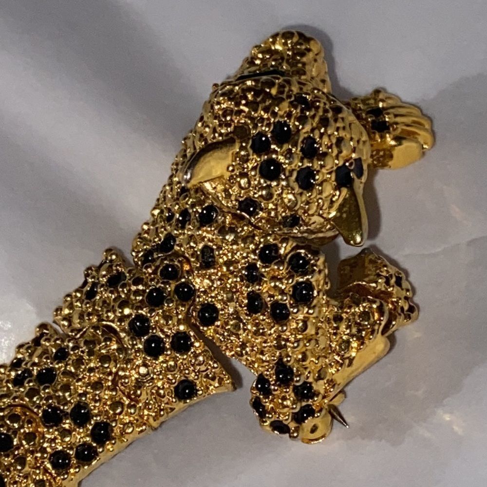 Vintage Articulated Leopard Pin Gold with Green Glass Eyes - Picture 8 of 12